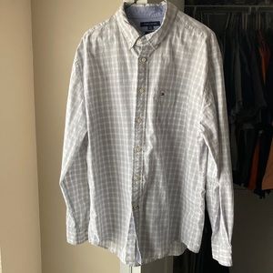 Tommy Hilfiger casual button down Shirt. XL